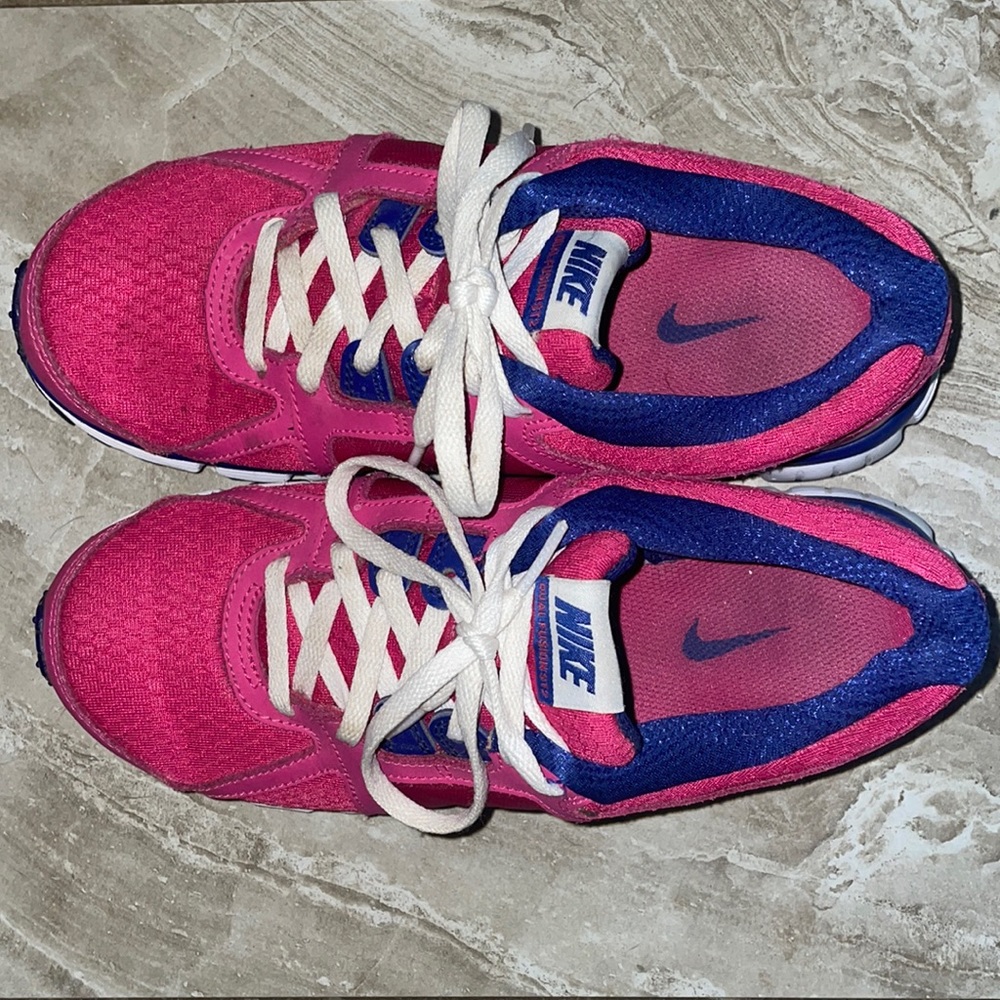 Nike Women’s Tennis shoes